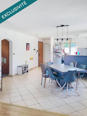 Spacieux 105m2, 5 pièces, 3 chambres, un appartement idéal pour une vie de famille confortable.