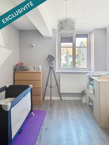 Spacieux 105m2, 5 pièces, 3 chambres, un appartement idéal pour une vie de famille confortable.