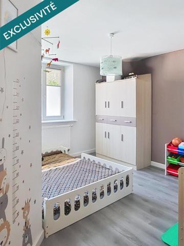 Spacieux 105m2, 5 pièces, 3 chambres, un appartement idéal pour une vie de famille confortable.