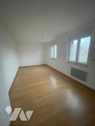 UN LOT DE DEUX MAISONS A USAGE D'HABITATION