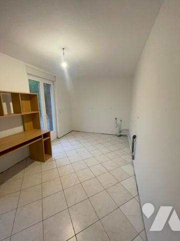 UN LOT DE DEUX MAISONS A USAGE D'HABITATION