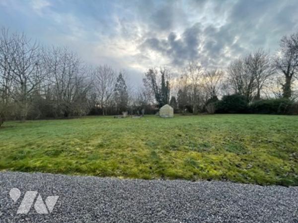 UN LOT DE DEUX MAISONS A USAGE D'HABITATION