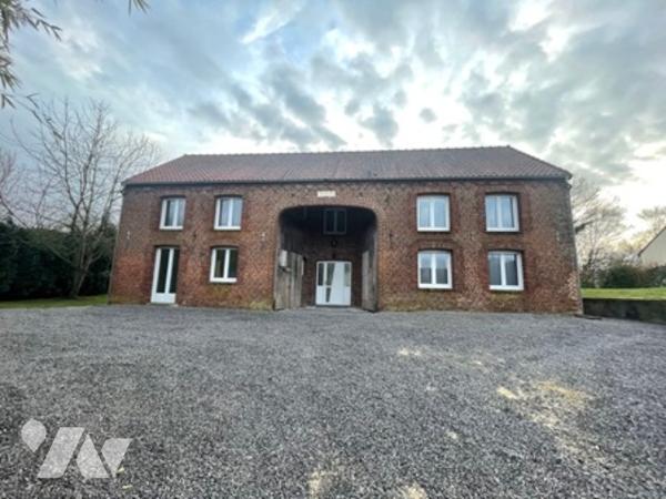 UN LOT DE DEUX MAISONS A USAGE D'HABITATION