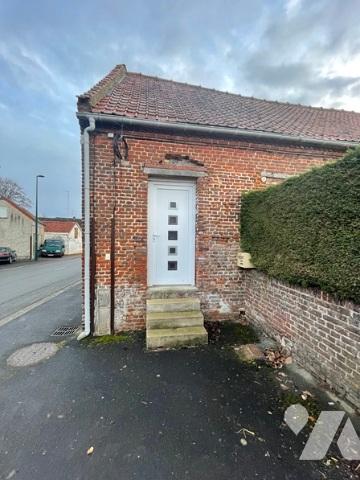 UN LOT DE DEUX MAISONS A USAGE D'HABITATION