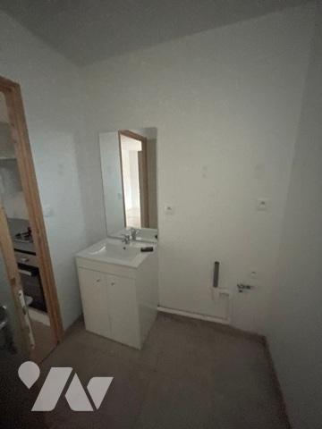 UN LOT DE DEUX MAISONS A USAGE D'HABITATION