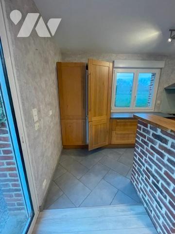 UN LOT DE DEUX MAISONS A USAGE D'HABITATION