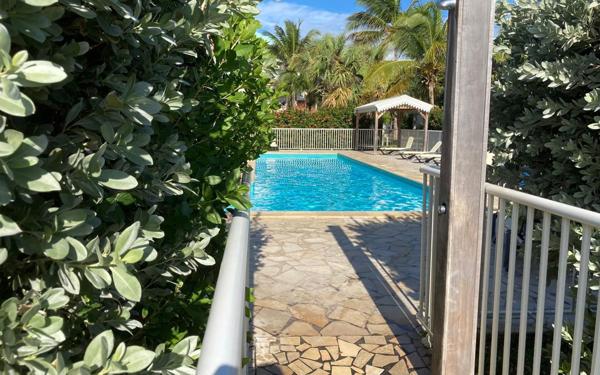 Appartement à vendre    3 pièces • 60 m2 Saint-François