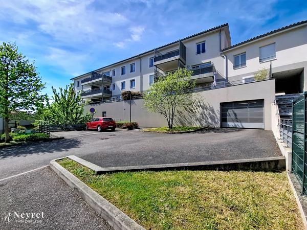 Opportunité à saisir pour investissement locatif, T2 de 41,70 m² avec terrasse, garage et parking