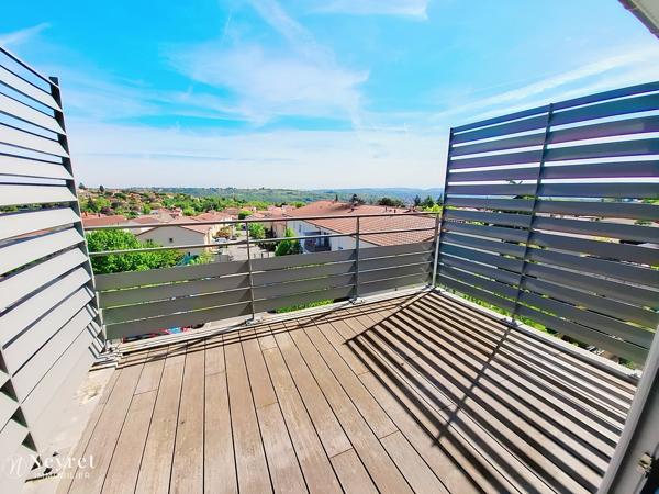 Opportunité à saisir pour investissement locatif, T2 de 41,70 m² avec terrasse, garage et parking