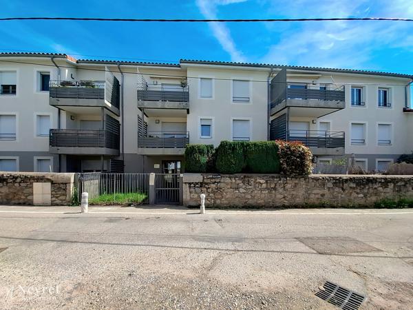 Opportunité à saisir pour investissement locatif, T2 de 41,70 m² avec terrasse, garage et parking