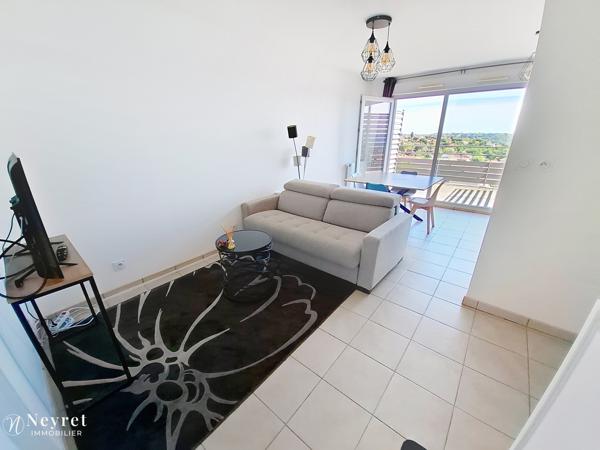 Opportunité à saisir pour investissement locatif, T2 de 41,70 m² avec terrasse, garage et parking