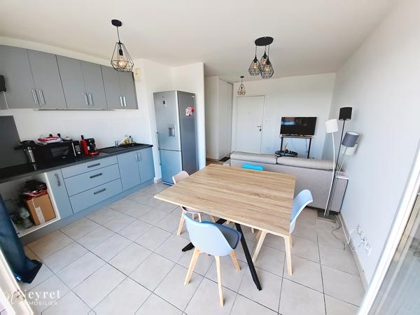Opportunité à saisir pour investissement locatif, T2 de 41,70 m² avec terrasse, garage et parking