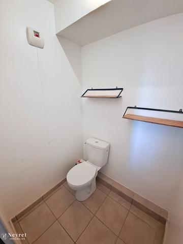 Opportunité à saisir pour investissement locatif, T2 de 41,70 m² avec terrasse, garage et parking