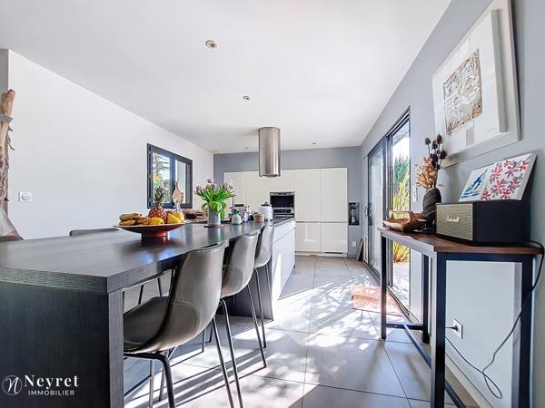 Ternay – Villa contemporaine d’exception avec piscine et jardin paysager