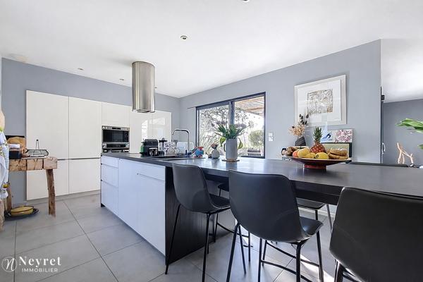 Ternay – Villa contemporaine d’exception avec piscine et jardin paysager