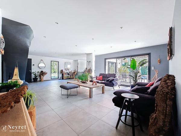 Ternay – Villa contemporaine d’exception avec piscine et jardin paysager