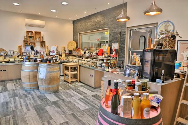 Magasin métiers de bouche - Centre commercial - Parkings