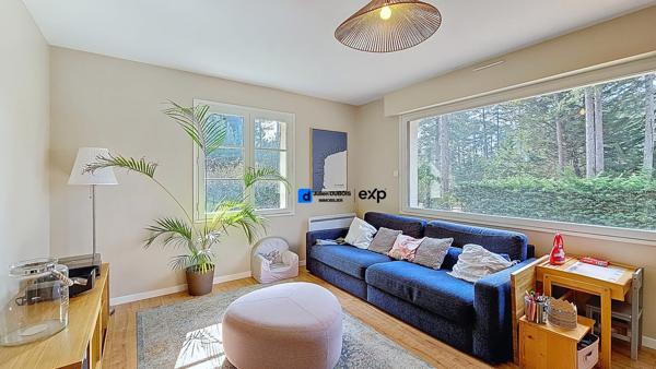 Élégante villa rénovée avec vue sur les pins