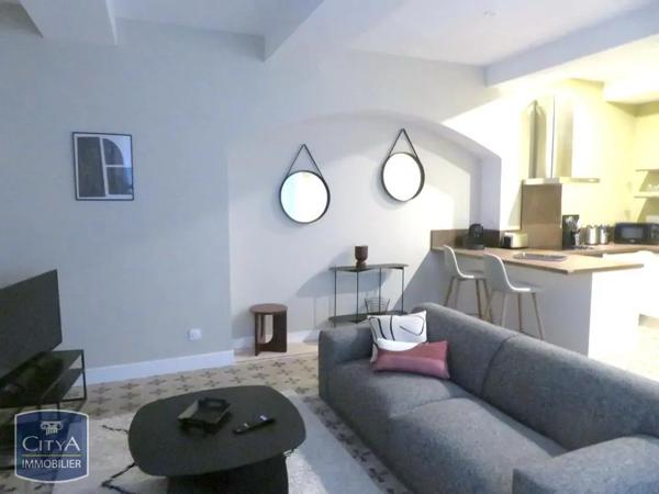 Appartement à louer 2 pièces 58.9m²