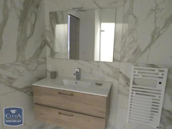 Appartement à louer 2 pièces 58.9m²