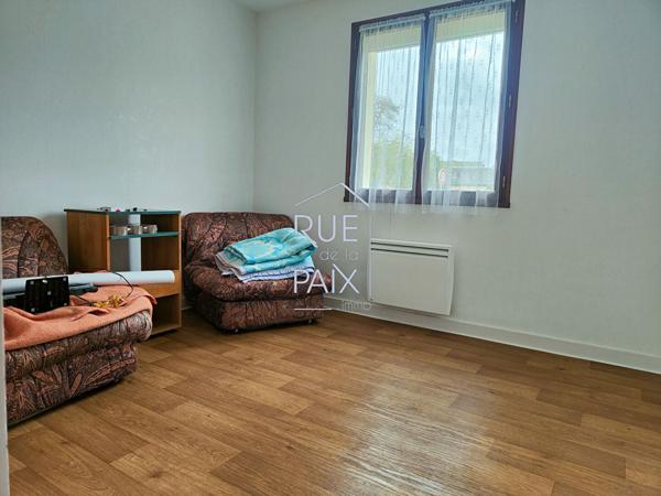 86140 LENCLOITRE Maison Lencloître 74.81 m² plain-pied avec garage.