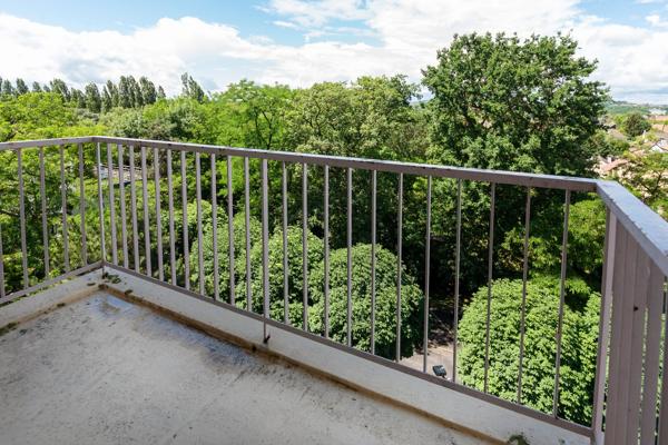 Superbe vue pour ce 2 pièces de 47 m² avec balcon et parking