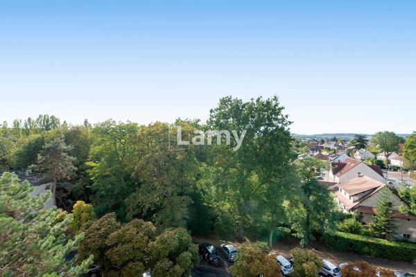 Superbe vue pour ce 2 pièces de 47 m² avec balcon et parking
