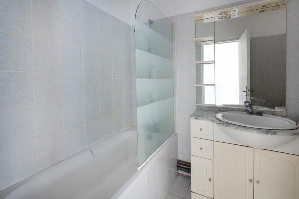 Superbe vue pour ce 2 pièces de 47 m² avec balcon et parking