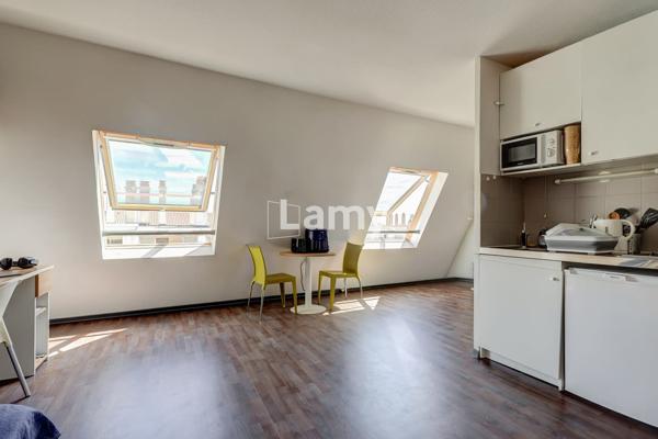 Facs de la timone studio avec parking lmnp