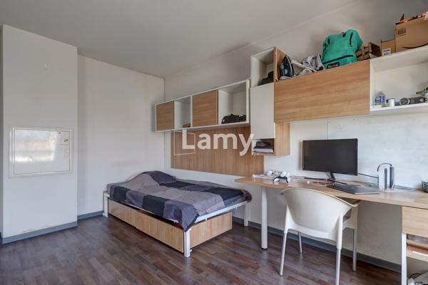 Facs de la timone studio avec parking lmnp