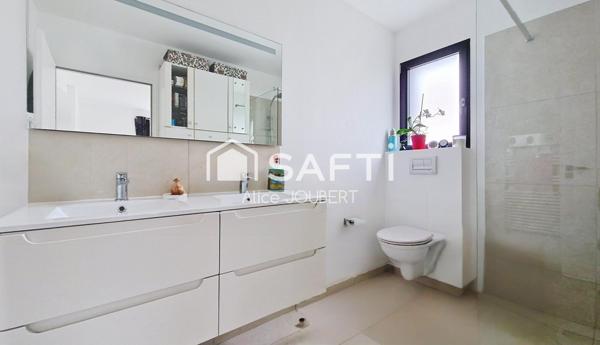 Proche centre-ville et plages