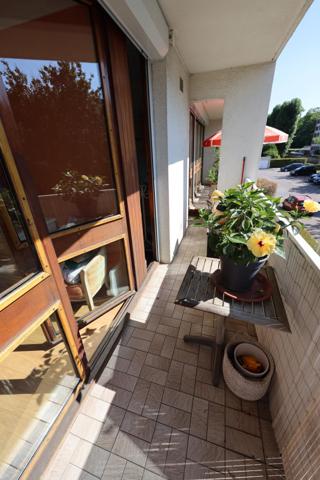 Croix-Blanche : Beau 3 pièces de 63 m² + balcon , cave et parking privé