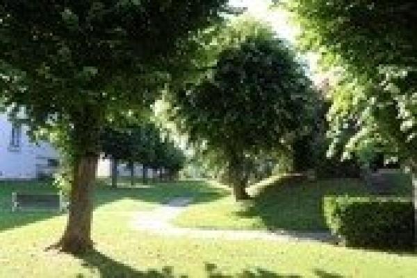 Croix-Blanche : Beau 3 pièces de 63 m² + balcon , cave et parking privé