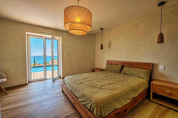 Les Issambres (83380) Villa vue mer panoramique 5 chambres entièrement rénovée.