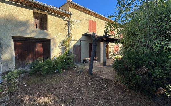 Maison à vendre    5 pièces •  Carpentras