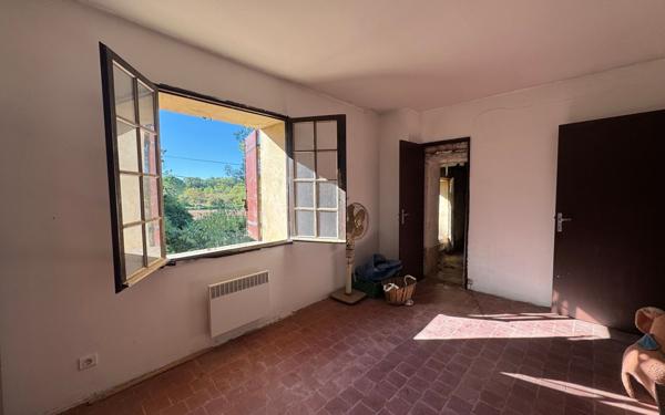 Maison à vendre    5 pièces •  Carpentras