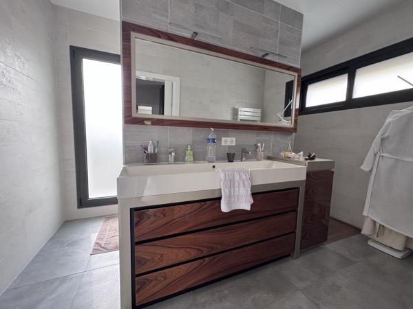 Maison 6 pièce(s) 4 chambre(s) 178 m²