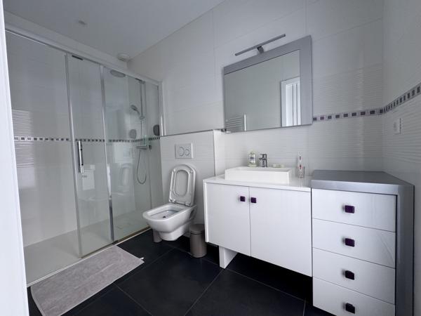 Maison 6 pièce(s) 4 chambre(s) 178 m²