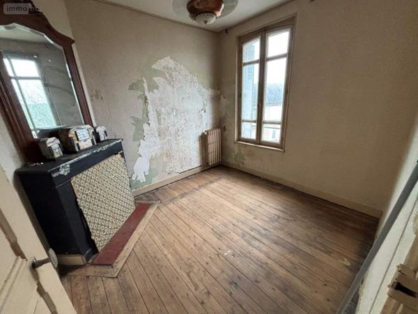 Maison à vendre à Bessé-sur-Braye dans la Sarthe (72310), ref : 101/1931