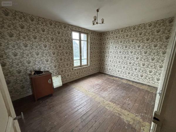 Maison à vendre à Bessé-sur-Braye dans la Sarthe (72310), ref : 101/1931