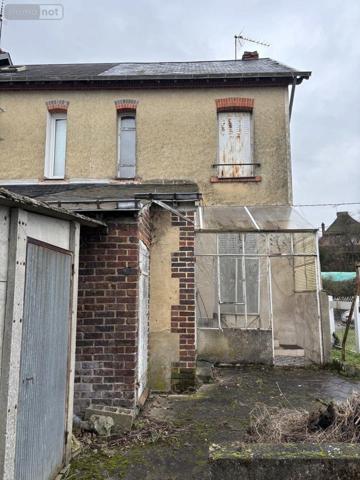 Maison à vendre à Bessé-sur-Braye dans la Sarthe (72310), ref : 101/1931