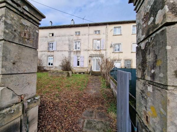 Proche EPINAL (88) MAISON de MAITRE T6 avec COUR sur TERRAIN de 4800 m² environ
