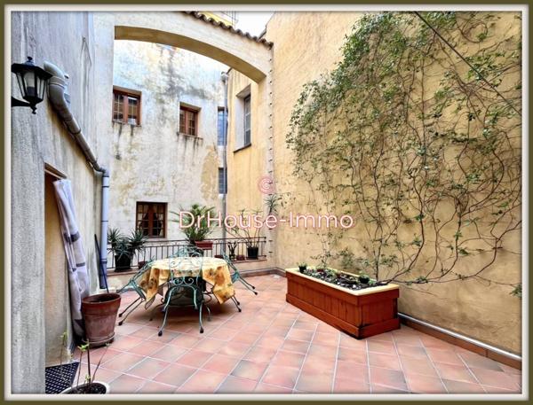 Immeuble à vendre 16 pièces de 384 m²