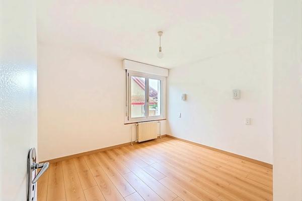 Appartement
         2 pièces
        - 39 m² 155 000 € *