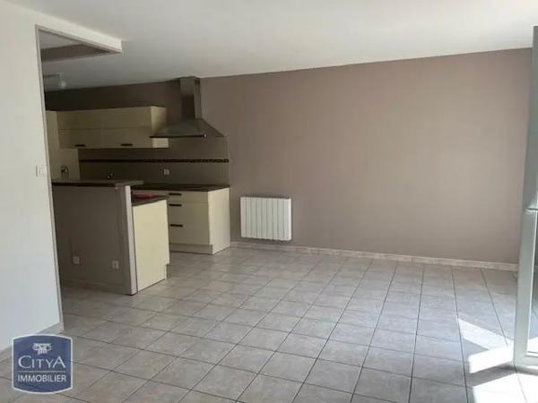 Maison à louer 4 pièces 80.2m² Saint-Denis-lès-Bourg (01000)