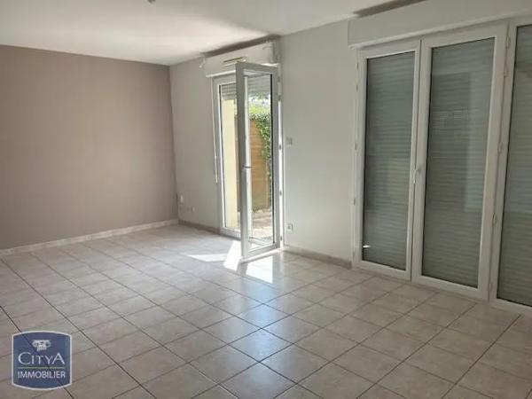 Maison à louer 4 pièces 80.2m² Saint-Denis-lès-Bourg (01000)