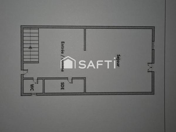 Maison de Village avec deux grandes chambres située dans le quartier prisé les Bonfillons à restaurer pour une vie au calme à 10 minutes d'Aix en Provence.