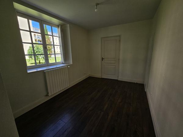 Poitiers centre-ville, appartement T3 avec jardin, terrasse et parking.