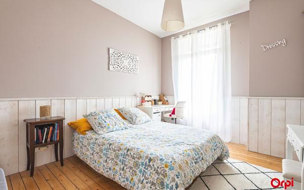 Maison à vendre    6 pièces • 176 m2 Saint-Brice-Courcelles