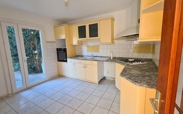 Maison à louer    4 pièces •  Mèze